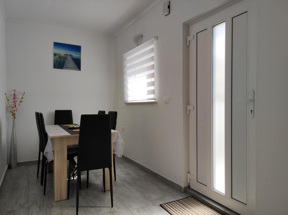 Apartma Sonja 2 ไพราน ภายนอก รูปภาพ
