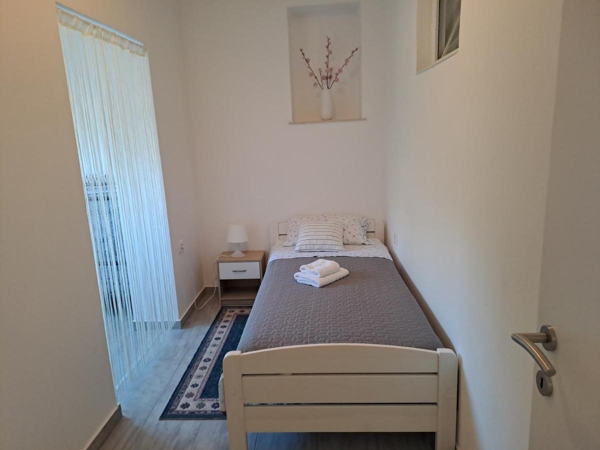 Apartma Sonja 2 ไพราน ภายนอก รูปภาพ